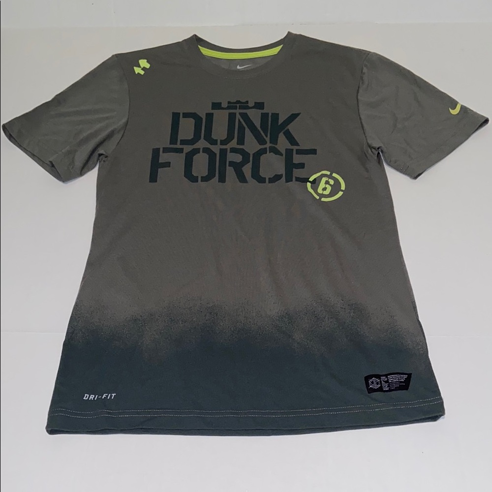 Nike Dri-Fit Men’s LeBron James Dunk Force Size Small Gray Short Sleeve Tee